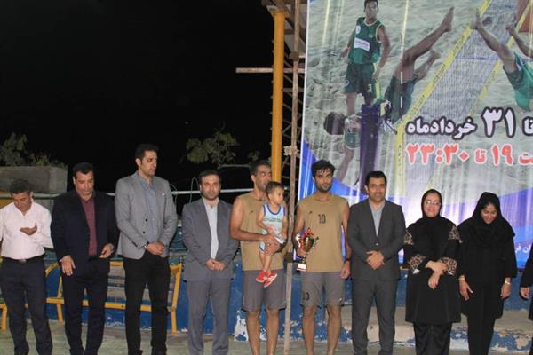 مسابقات فوتوالی در ساحل زیبای بوشهر برگزار شد
